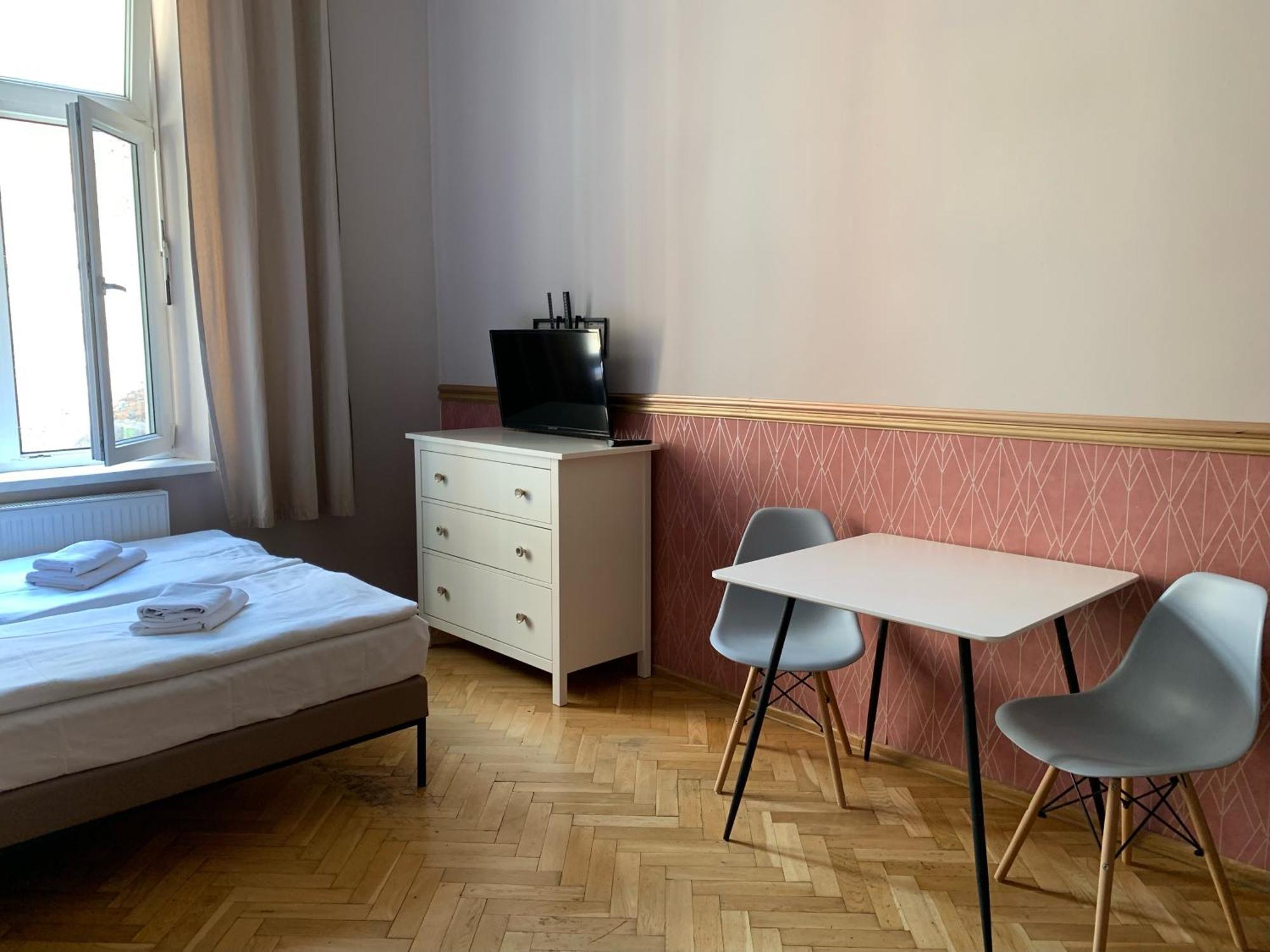 Apartament Gold Jasmine Apartment Krakow Bagian luar foto