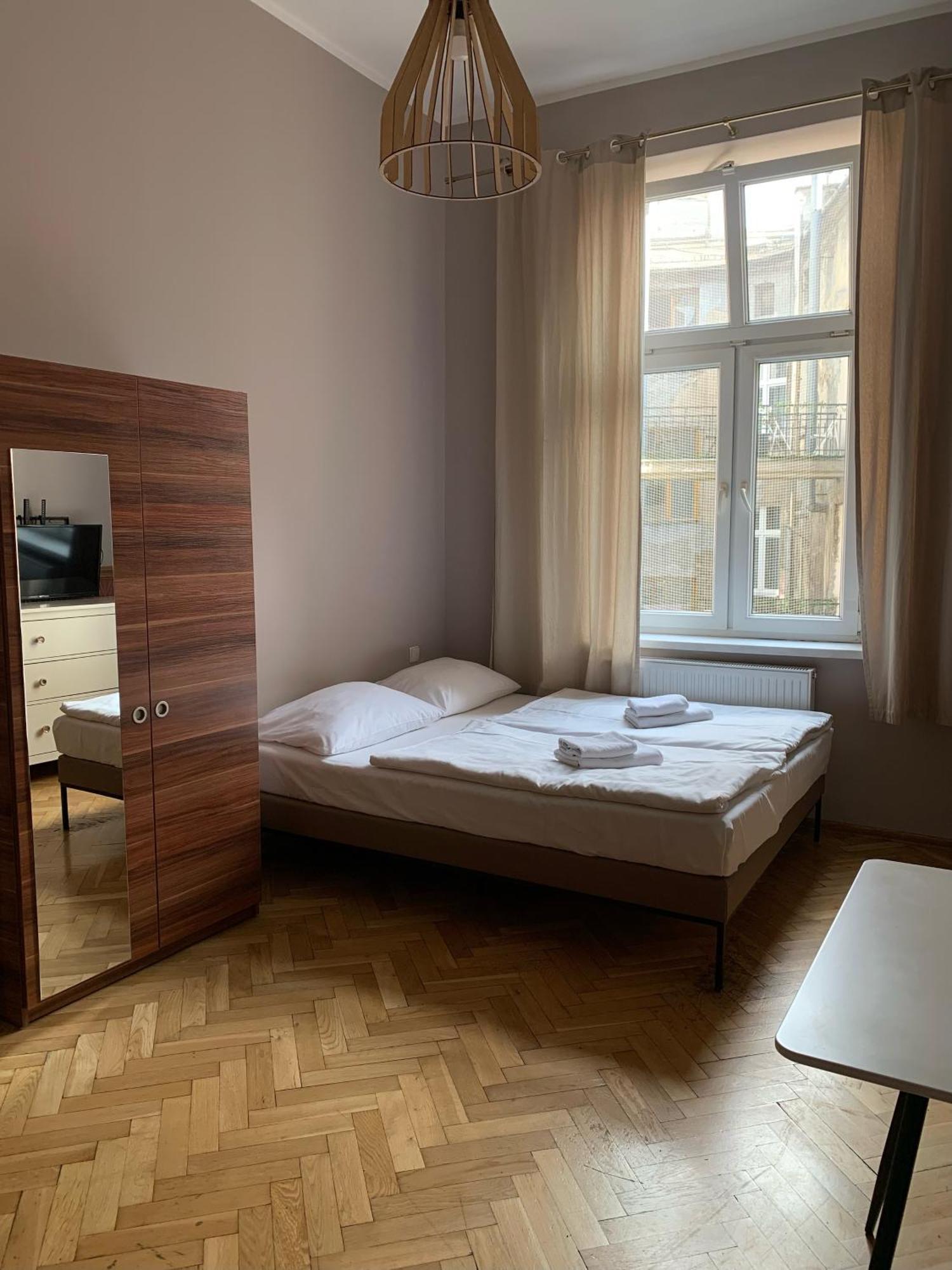 Apartament Gold Jasmine Apartment Krakow Bagian luar foto