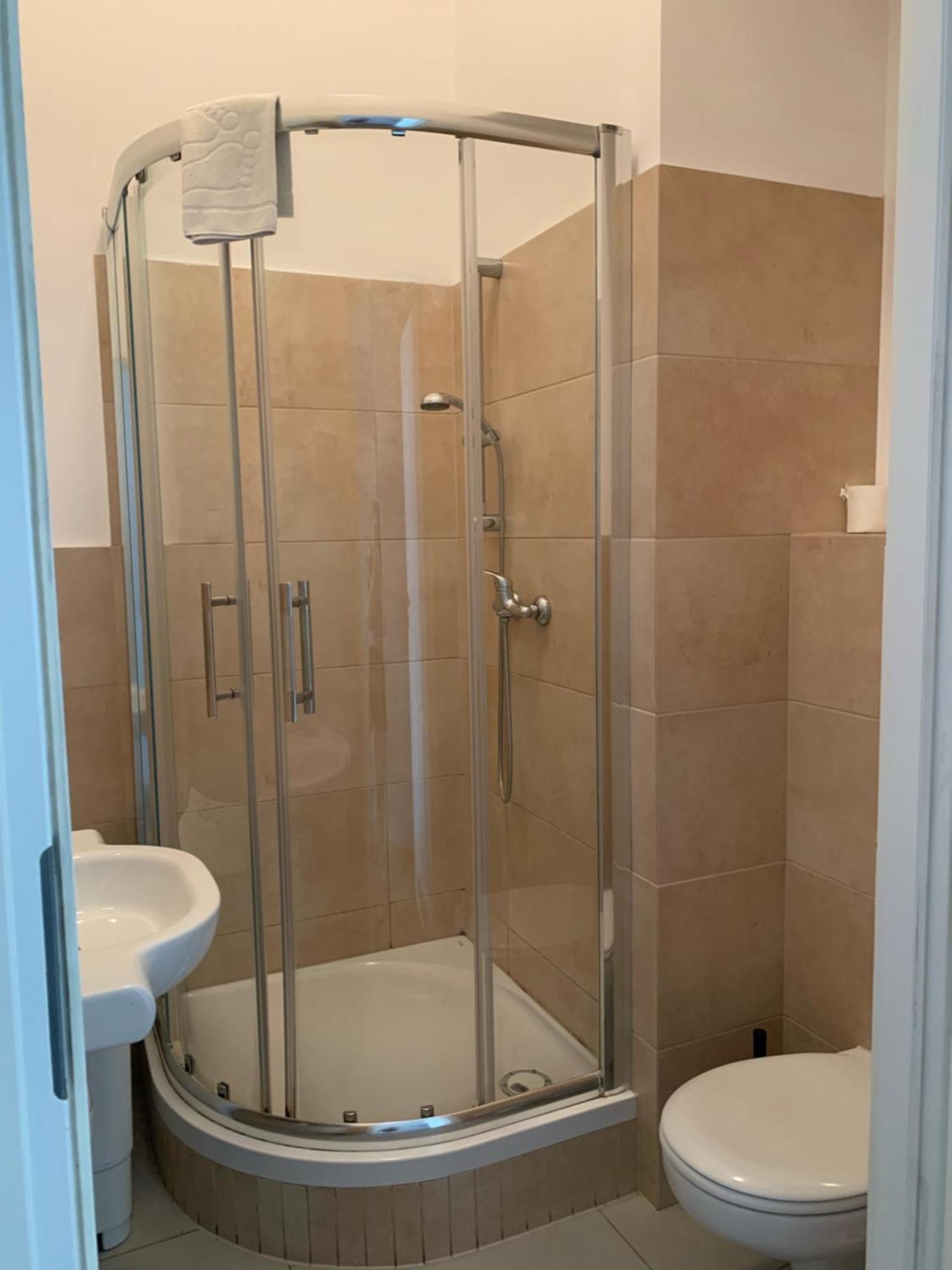 Apartament Gold Jasmine Apartment Krakow Bagian luar foto