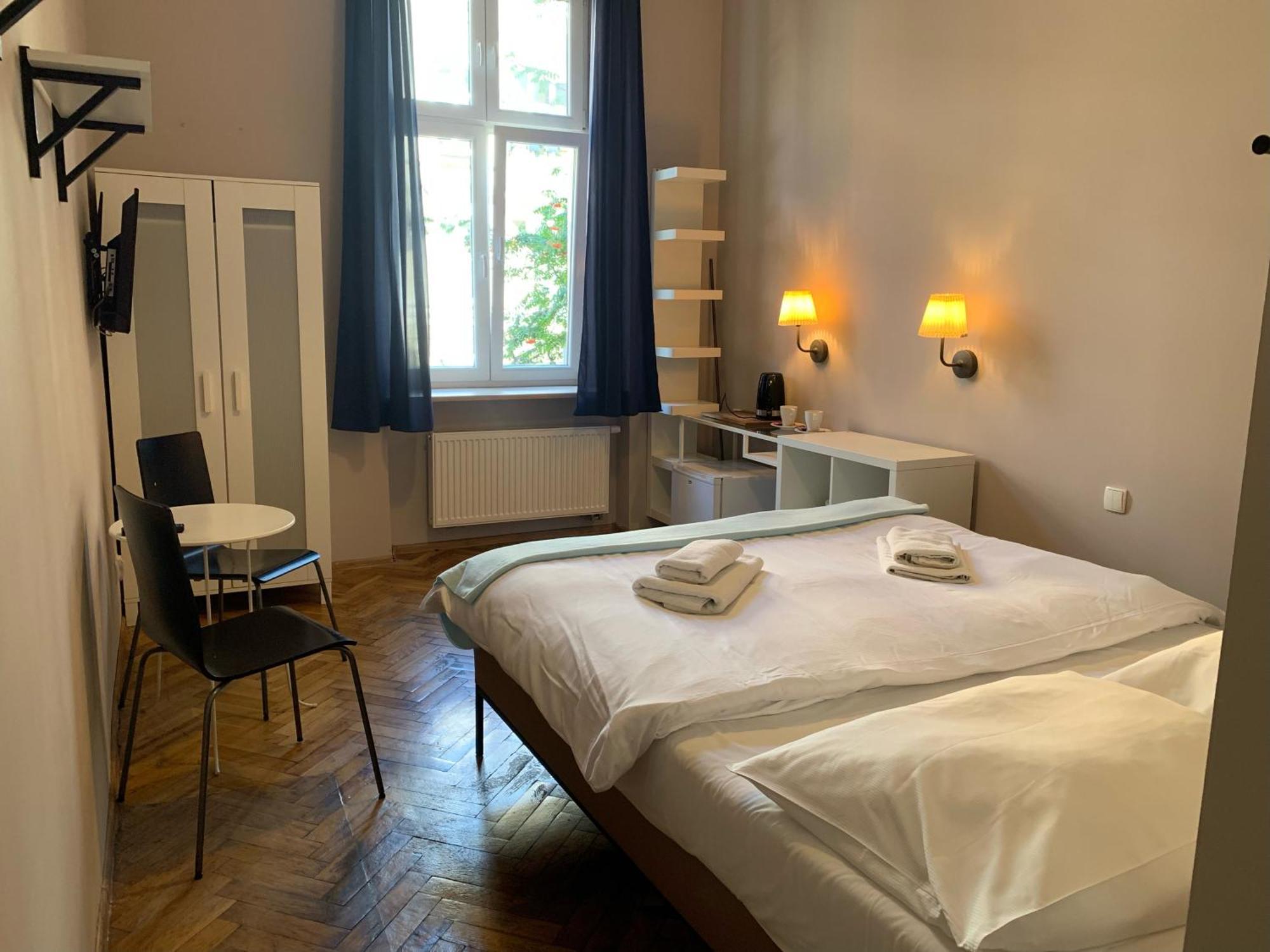 Apartament Gold Jasmine Apartment Krakow Bagian luar foto